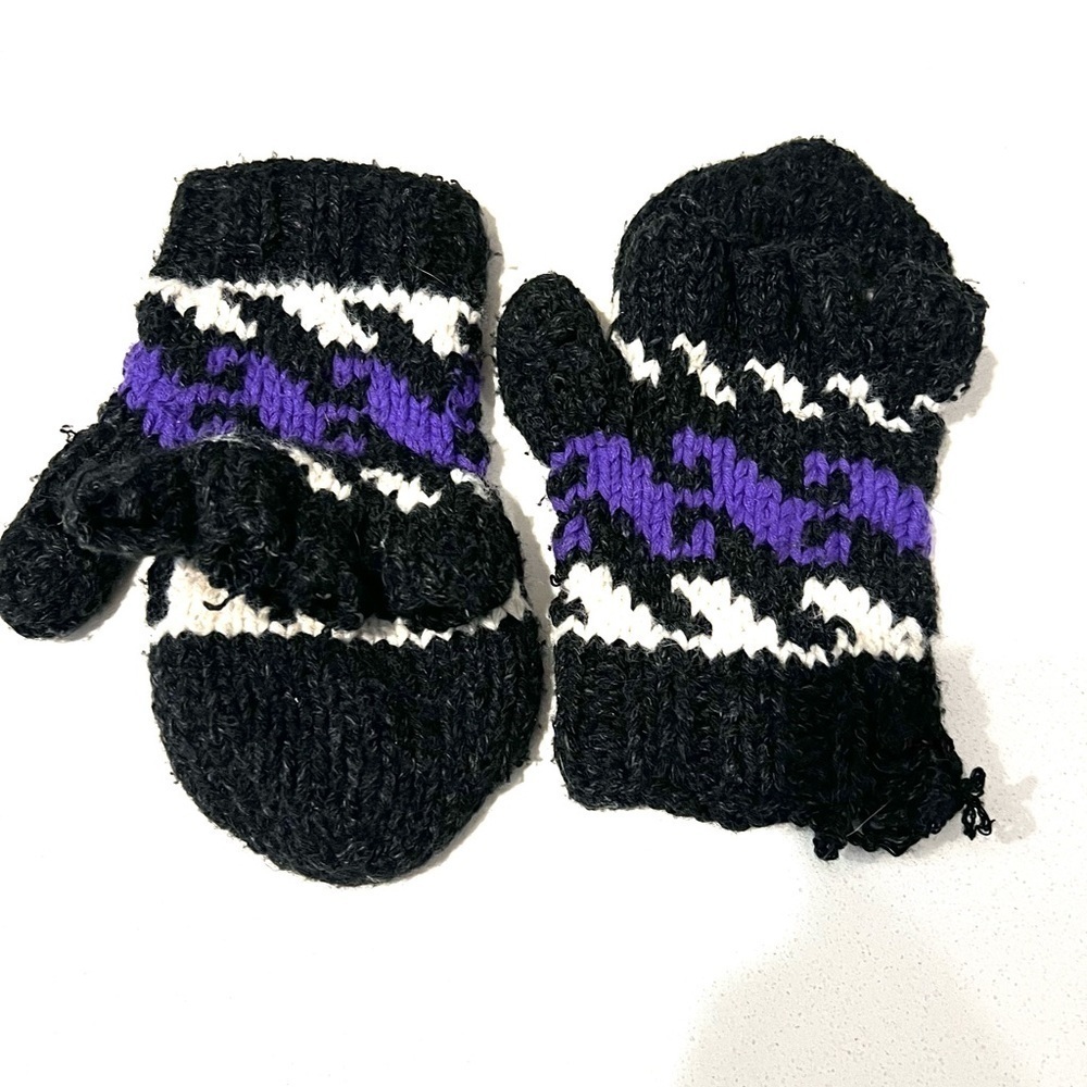 Vintage handmade smokers gloves